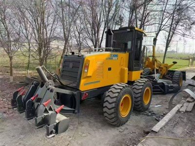 Motorni grejder XCMG GR2153